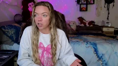 Mindy Mars online show from November 10, 4:21 pm