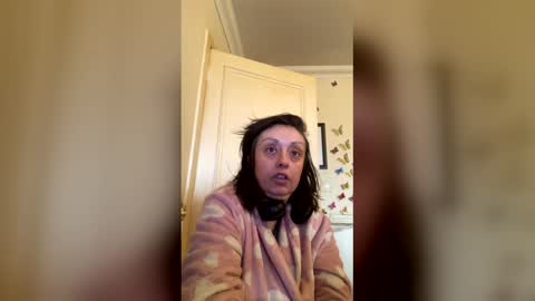 please subscribe to my fansly  please no video or photos must be recorded or re sold online show from April 6, 1:01 pm