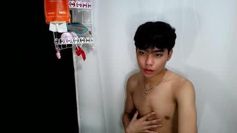 mingkla_man online show from February 19, 9:58 pm