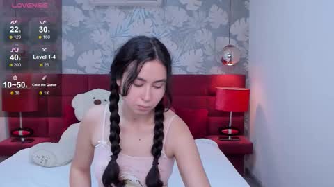 Snapshot of minniiemile chatting on September 24, 6:53 am Minnie online show from September 24, 6:53 am