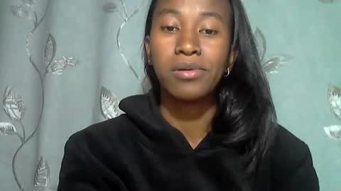 minouch211907 online show from March 15, 4:06 am