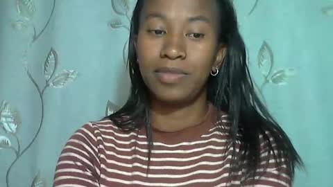 minouch211907 online show from March 27, 3:34 am