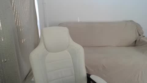 Snapshot of mira_g chatting on September 30, 1:32 pm mira_g online show from September 30, 1:32 pm