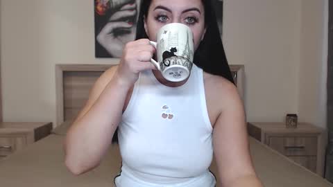 Snapshot of mira_jade chatting on September 15, 6:15 am mira_jade online show from September 15, 6:15 am