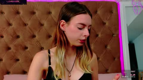 mira_lynxx online show from November 15, 6:15 am