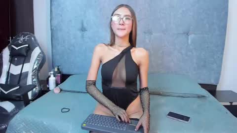 Snapshot of mis_sunny chatting on October 11, 7:06 pm mis_sunny online show from October 11, 7:06 pm