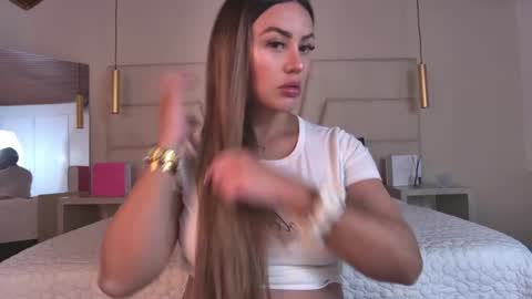 miss__ary_ online show from May 25, 11:49 am