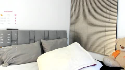 miss__jones_ online show from October 17, 3:21 am