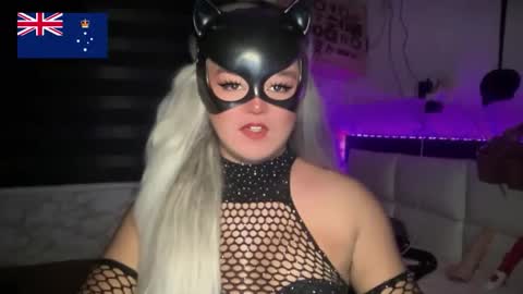 Call me  Miss Antonette  online show from May 11, 12:17 am