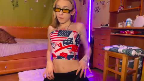 Anya online show from March 6, 5:45 pm