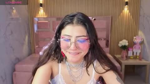 miss_devil_s online show from February 19, 3:16 am