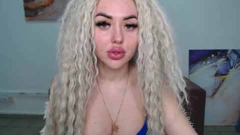 miss_kiten online show from March 5, 9:59 pm