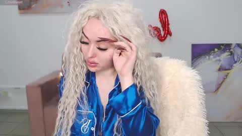 miss_kiten online show from February 15, 8:11 pm