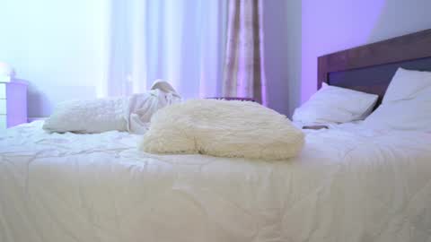 Maya online show from March 8, 9:50 am