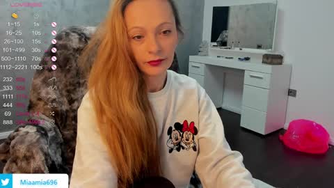 miss_mia_00 online show from May 5, 7:14 am