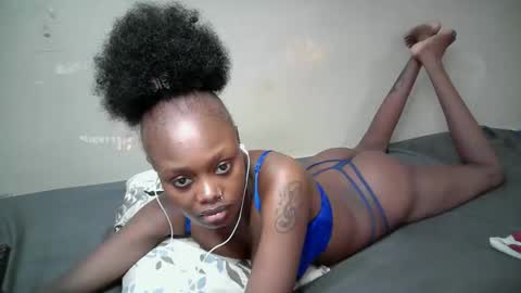miss_pretty01 online show from May 6, 11:33 pm