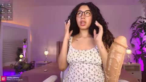 Amy Olivera online show from November 4, 1:12 pm