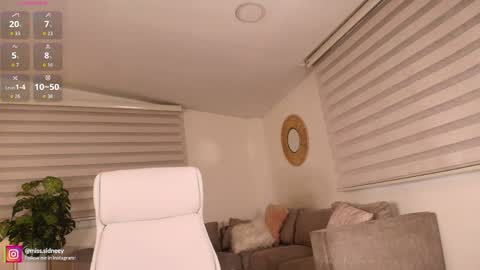 Amy Olivera online show from April 11, 11:47 am