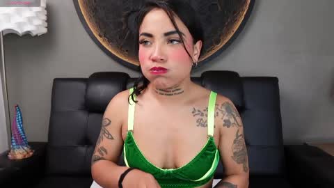 Vaiolette online show from June 3, 2:33 pm