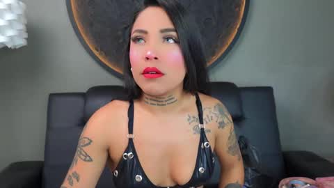 Vaiolette online show from March 24, 11:05 am