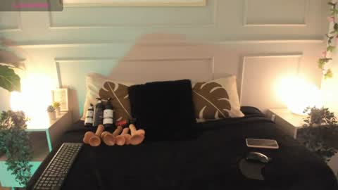 miss_valka_ online show from June 24, 11:50 am