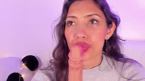 Miss Veronica online show from March 3, 3:22 pm