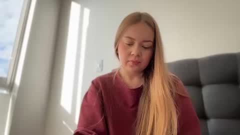 Ameliahs online show from November 25, 12:15 pm