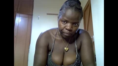 misscandy352_ online show from May 19, 5:53 pm