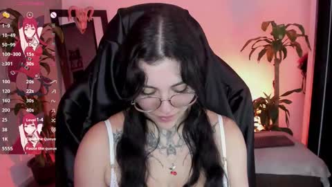 Missy Charlottte.  Hey remember to give me a thumbs up ty online show from February 6, 4:05 am