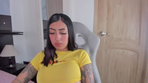 misscheelsee_as online show from January 10, 6:17 pm