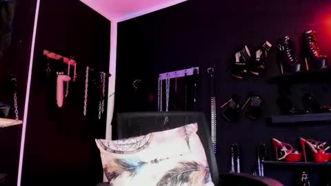 Missdarklady online show from September 14, 1:52 am