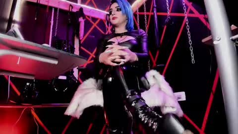 Missdarklady online show from February 13, 12:47 am