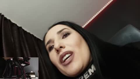 Miss online show from October 4, 11:13 pm