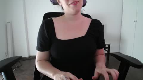 Ivana online show from February 21, 5:42 pm