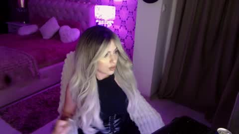 MissJenny7 online show from March 4, 11:35 pm