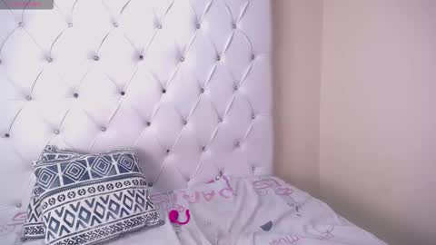 Danna online show from December 17, 10:27 pm