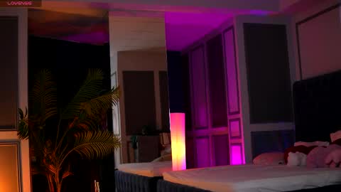 misskiarra online show from April 16, 9:39 pm