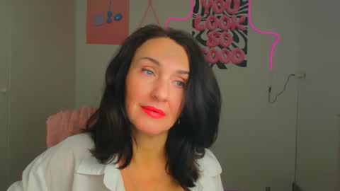 Christina online show from April 2, 1:51 pm