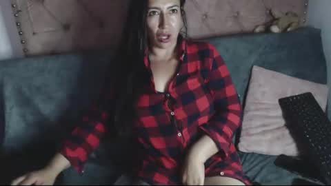 luccy online show from February 24, 11:41 pm