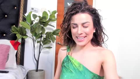 Lullu online show from February 28, 2:54 pm