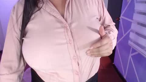 Miia online show from December 4, 6:51 pm