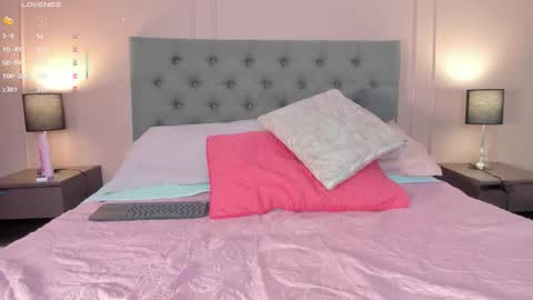 Mia  online show from March 26, 1:38 pm