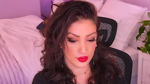 Mina online show from March 4, 5:04 am