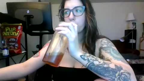 MissMona online show from March 4, 11:40 am