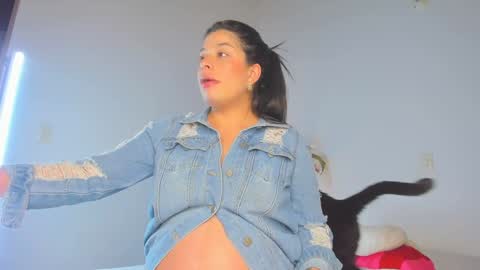 misspaulag online show from February 5, 12:10 am