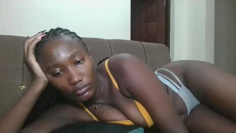 pretty gal online show from April 6, 4:41 pm