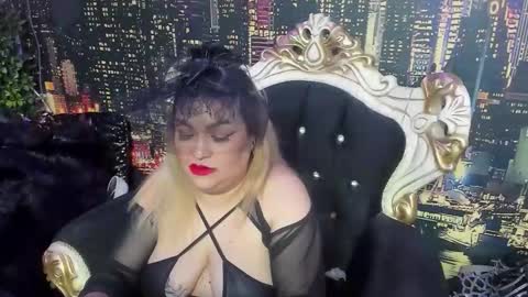 QueenT online show from November 29, 12:07 am