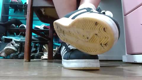 TELL ME MISS online show from March 11, 3:59 pm