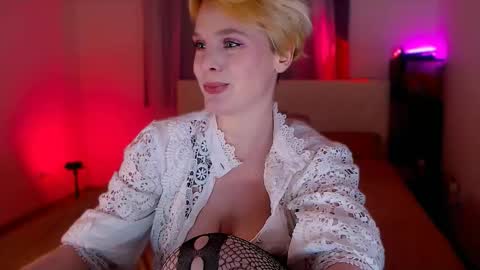 missseverina online show from November 8, 4:54 pm