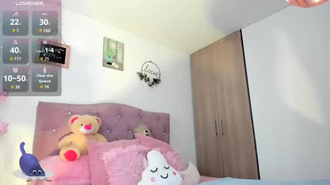 ... Independent model online show from February 18, 4:34 am